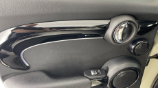 MINI Hatchback 1.5 Cooper Classic 5dr Auto Petrol Hatchback